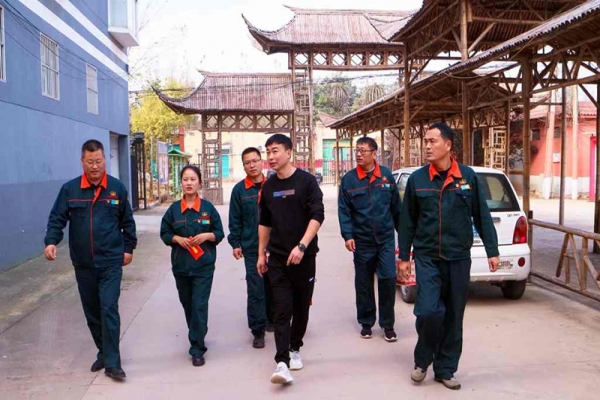 【百善孝為先 情暖重陽節(jié)】瑞祥模具開展“孝心基金”發(fā)放及部分職工家庭慰問走訪活動